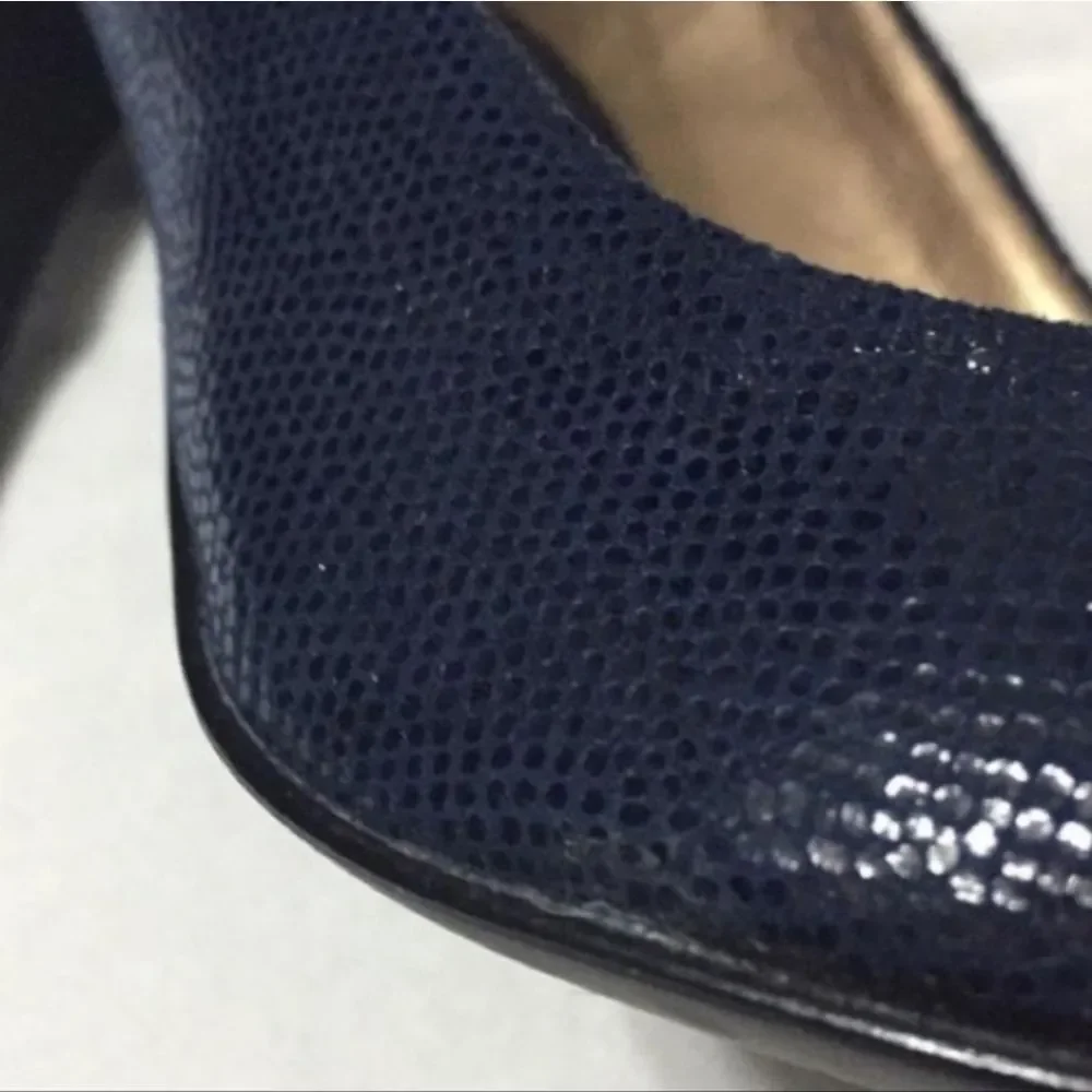 BCBG PUMPS - Picture 5 of 7